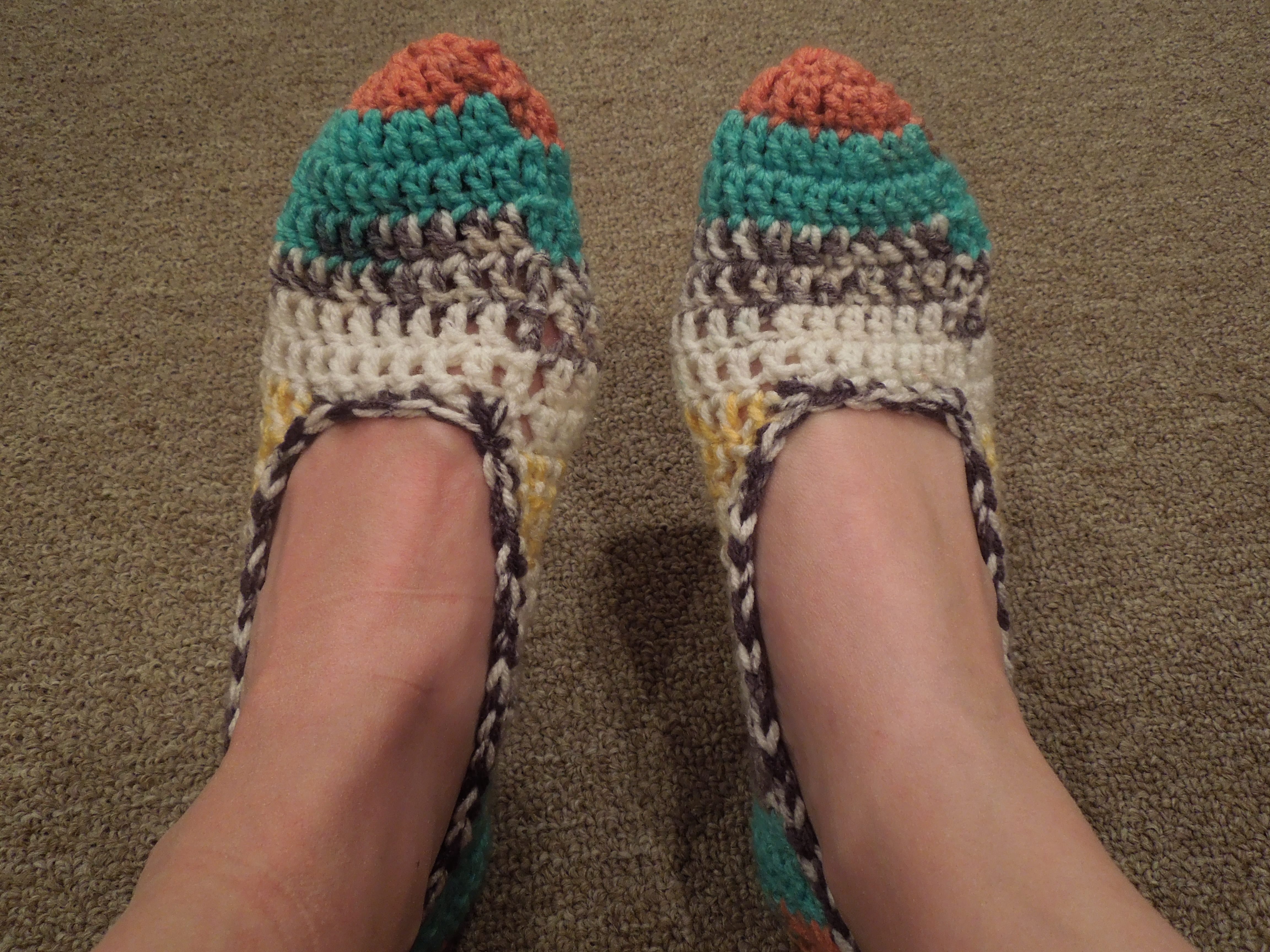 Slippers for hotsell narrow feet