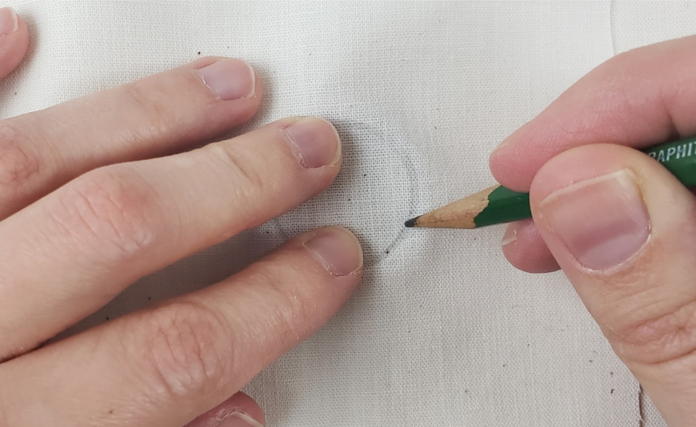 Draw circle to punch needle in | DIY Punch Needle Earrings