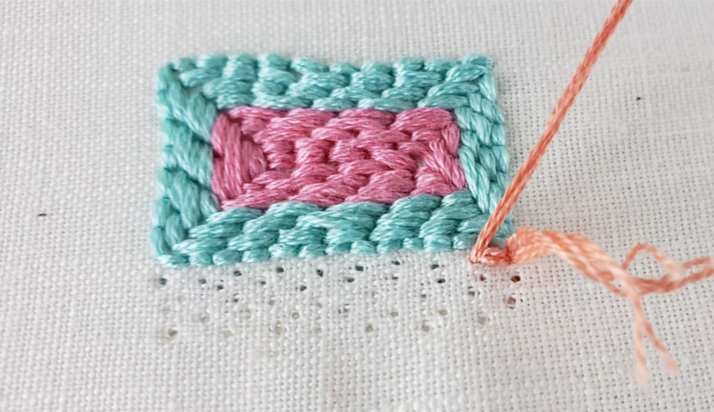 Pulling thread out of punch needle project | punch needle for beginners