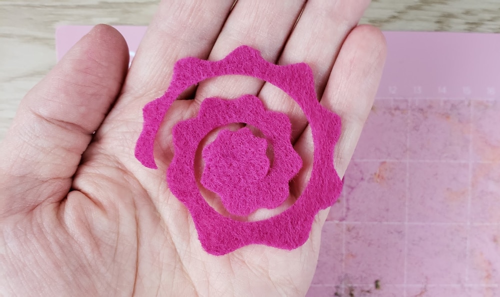 Felt rose cut out with the Cricut Maker
