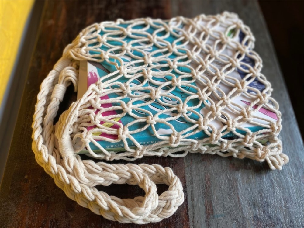 DIY Macrame Bag with Comfy Braided Handles // Tutorial + Video