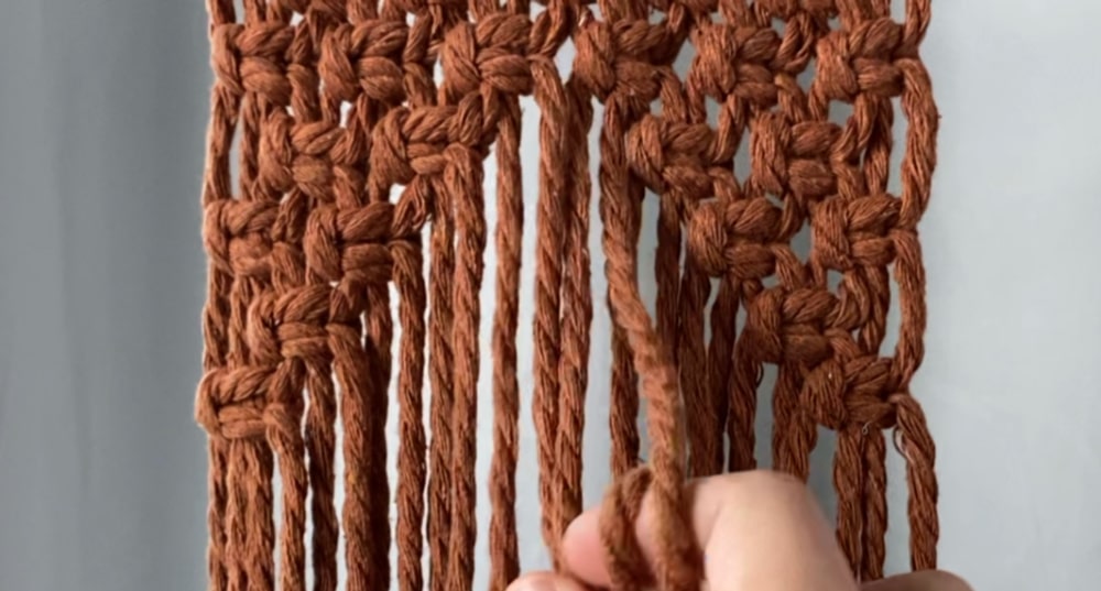 Keep making square knots | DIY macrame wall hanging
