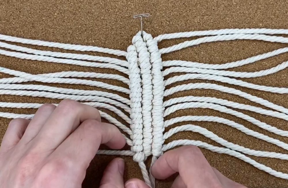 tie double half hitch knots