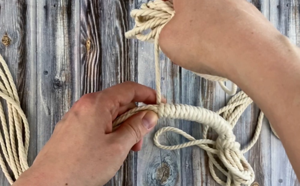 Macrame terrarium hanger tutorial
