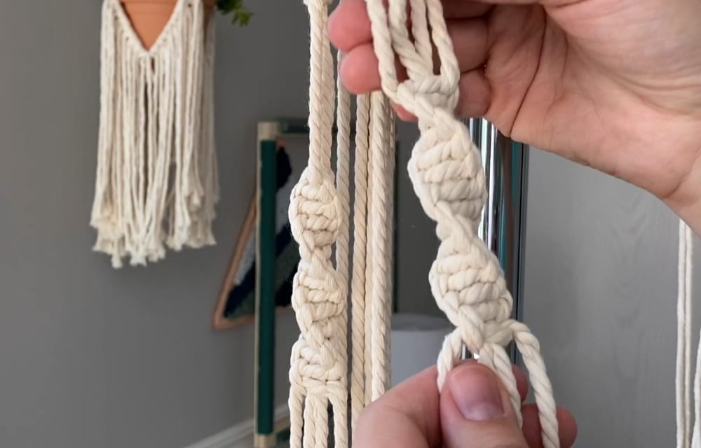 Macrame terrarium hanger tutorial