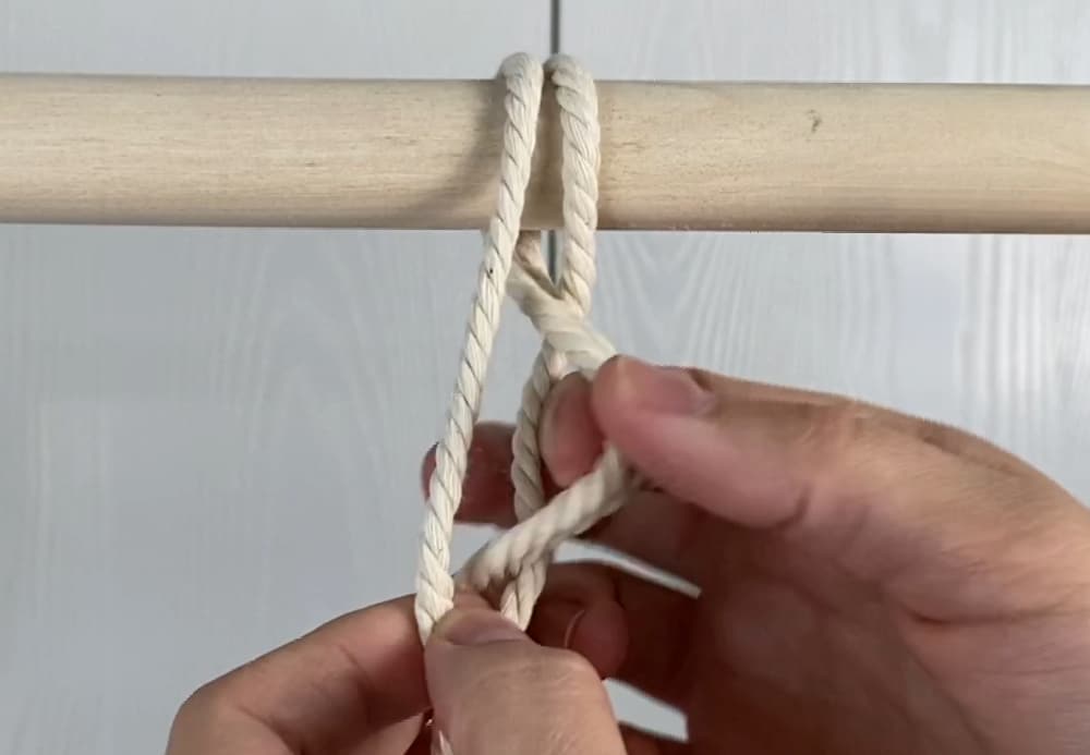 Learn the Basic Macrame Knots! (Perfect for Beginners) Marching North