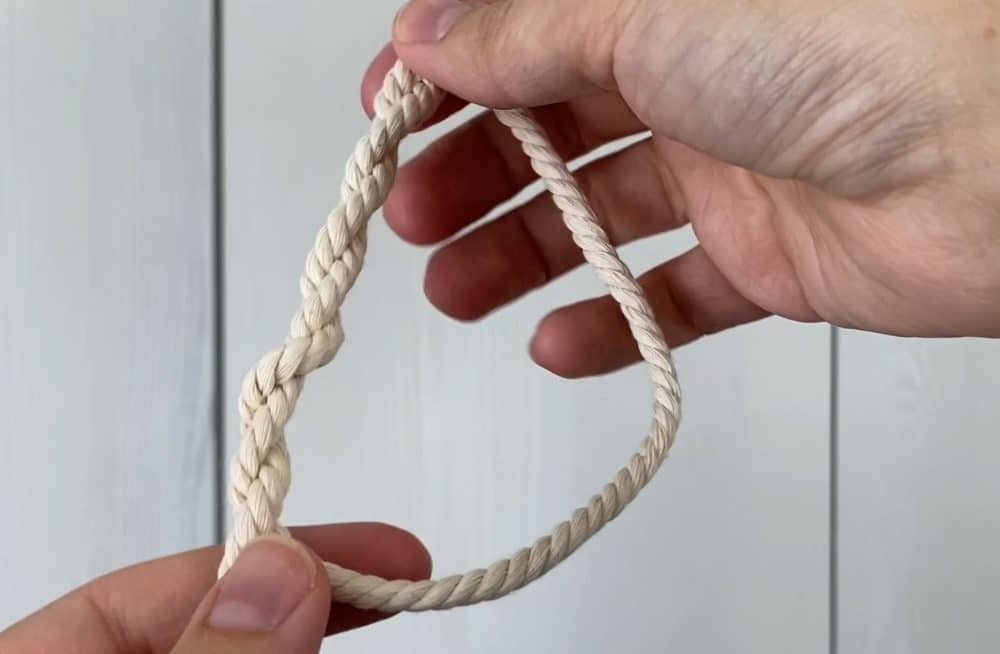 Learn the Basic Macrame Knots! (Perfect for Beginners) Marching North