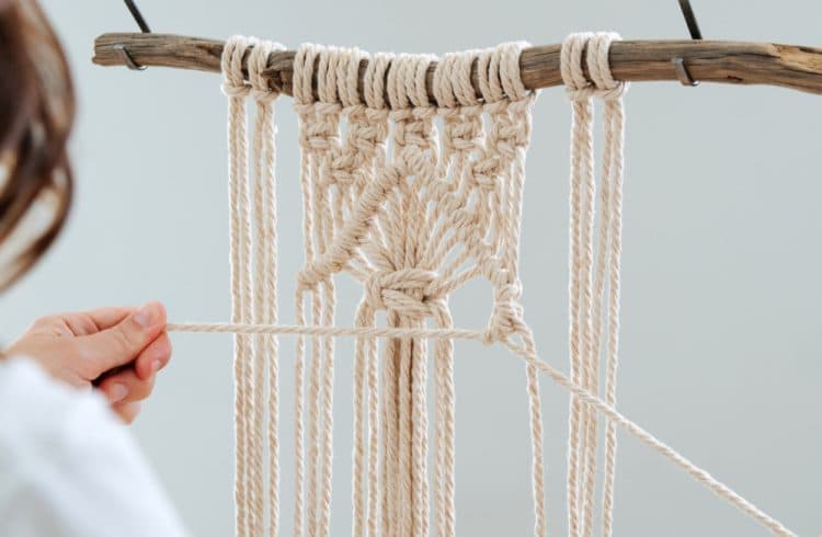 Learn 17 Basic Macrame Knots (+ PDF Guide for Beginners!) | Marching North