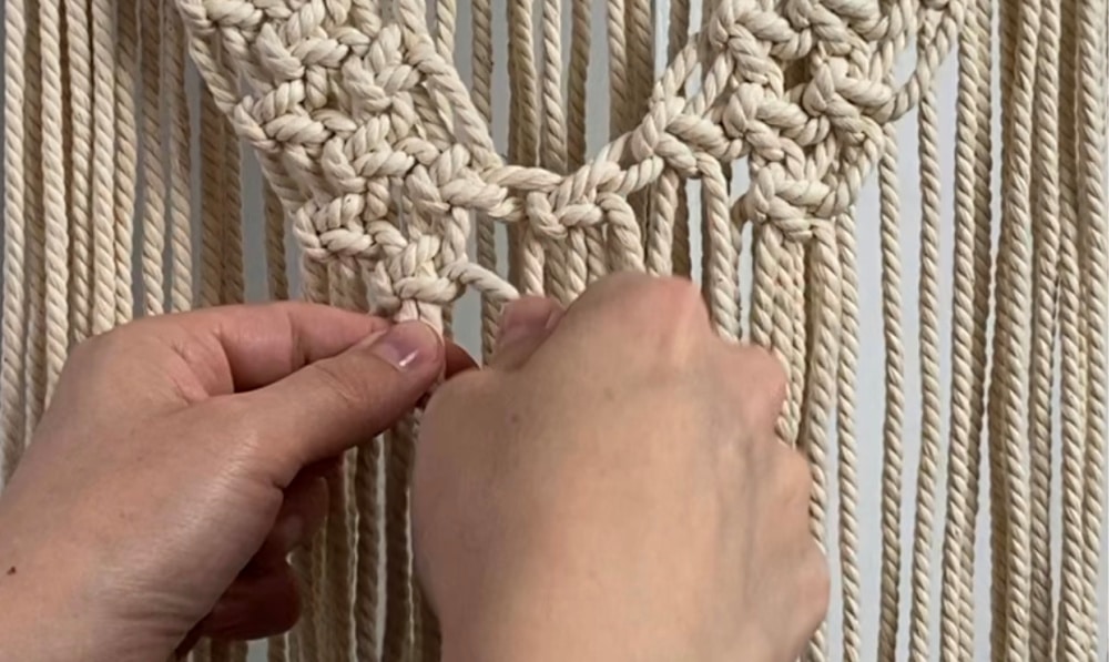 attaching the alternating square knot bands together | DIY Macrame Wall Hanging