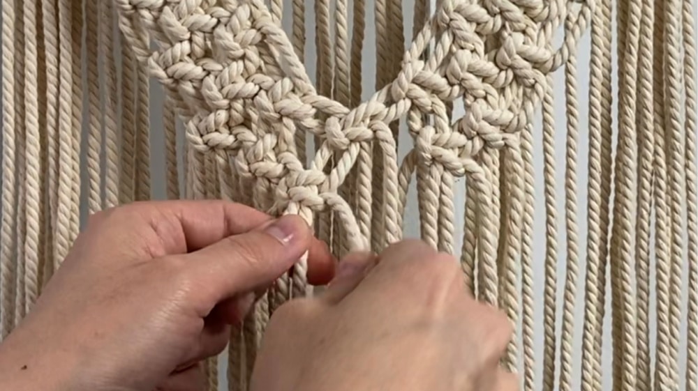 attaching the alternating square knot bands together | DIY Macrame Wall Hanging