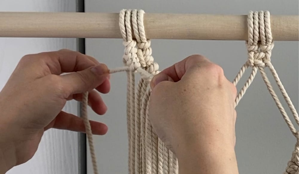 Tie Double Half Hitch Knots
