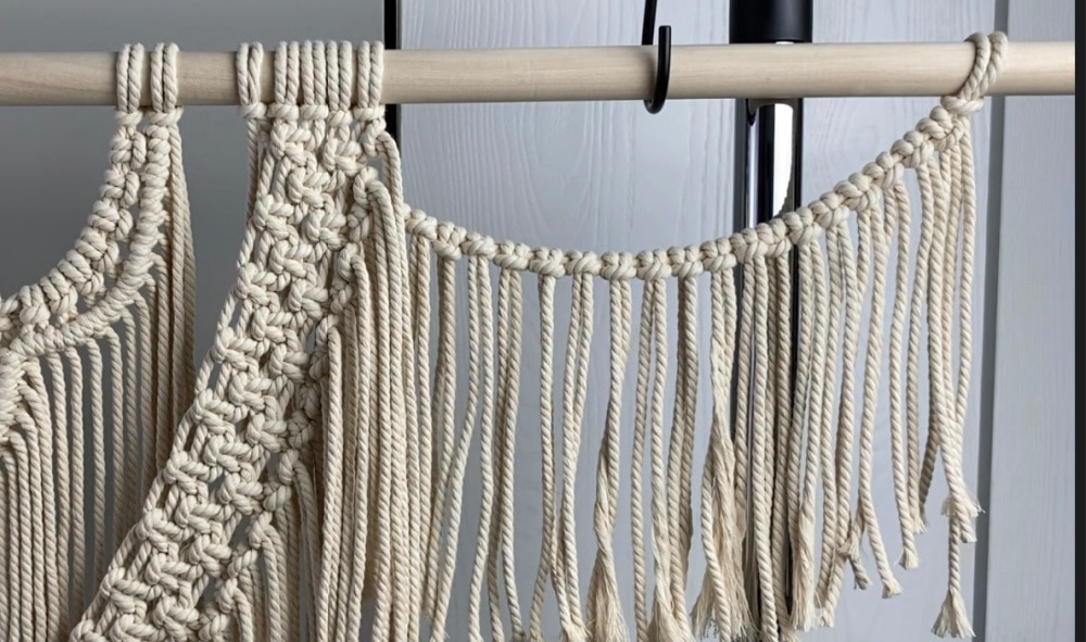 Add fringe to the side fringe holders  | DIY Macrame Wall Hanging Tutorial