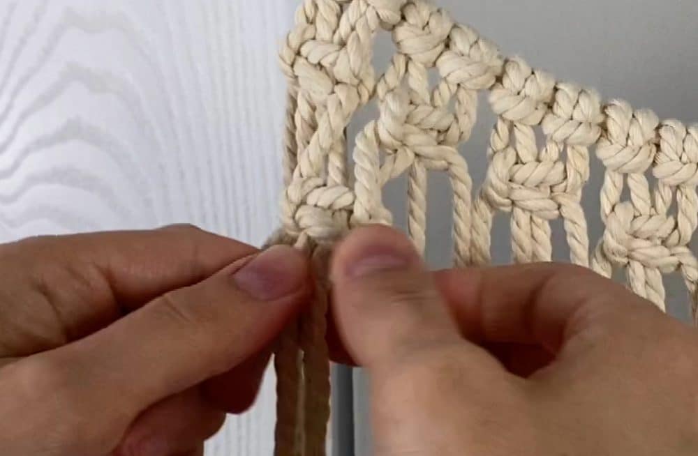 making the macrame panel with switch knots | macrame fall wreath