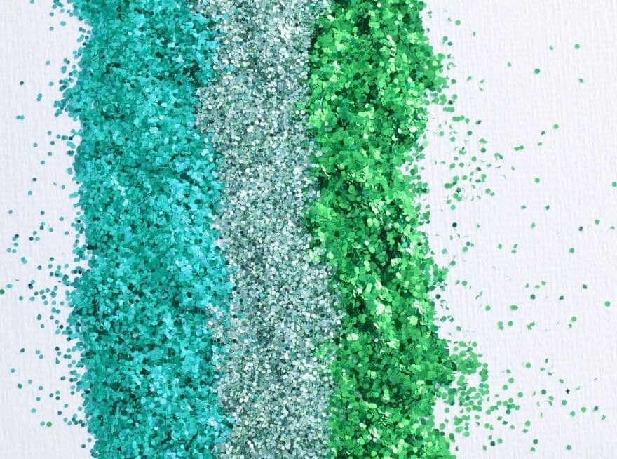 Easy DIY Glitter Ornaments with Polycrylic (tutorial & video!)