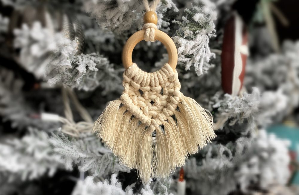 macrame christmas ornament