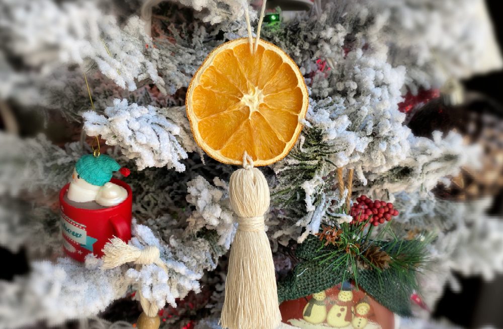 macrame christmas ornament