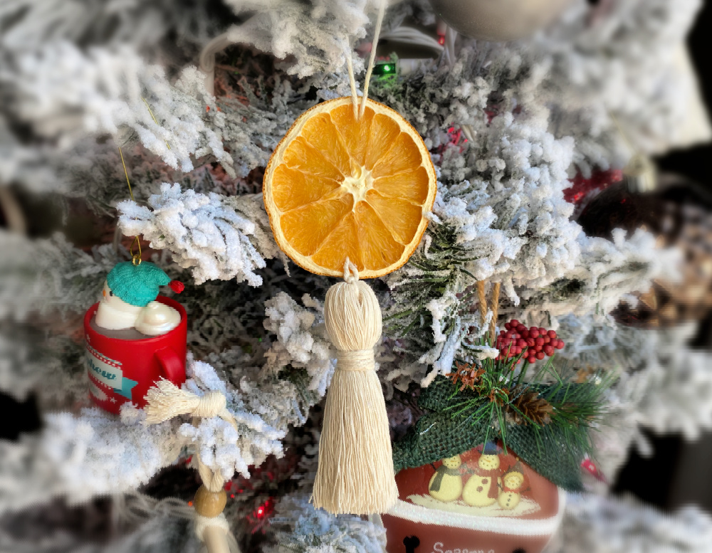 macrame christmas ornament