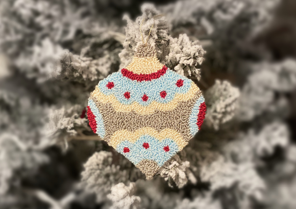 3 Free Punch Needle Christmas Patterns (& Tutorials!) DIY Ornaments