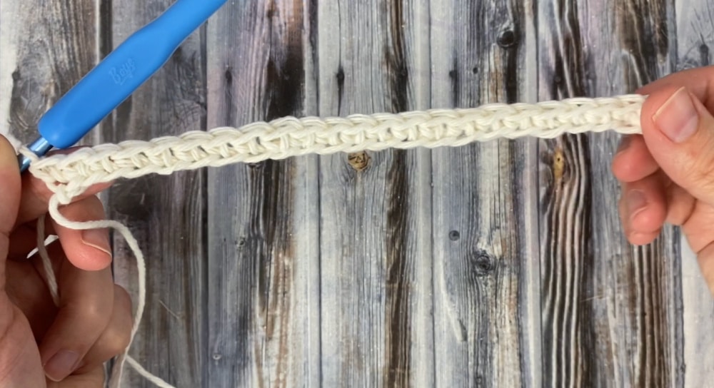 first row of single crochet completed