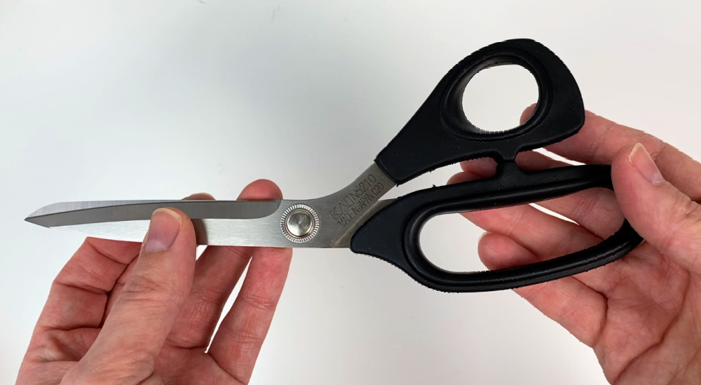 The BEST Scissors for Macrame Cord, Yarn and Fabric