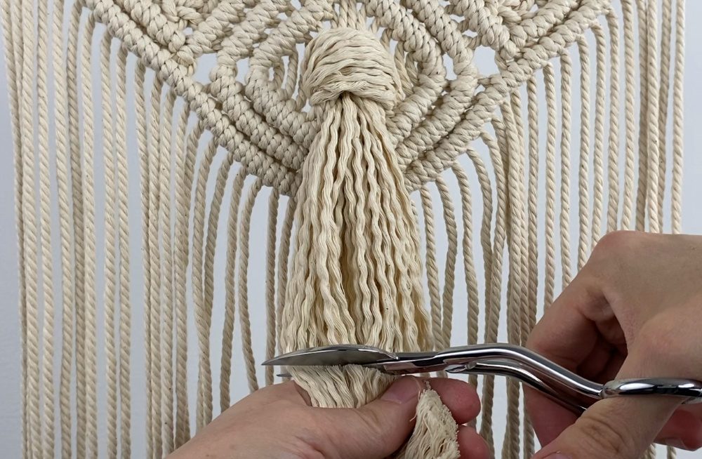 trim the tassel