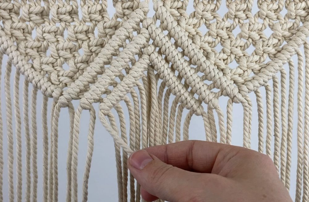 tie the next row of diagonal double half hitch knots | macrame wall hanging