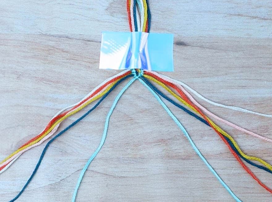 How To Make A Fishtail Bracelet With String