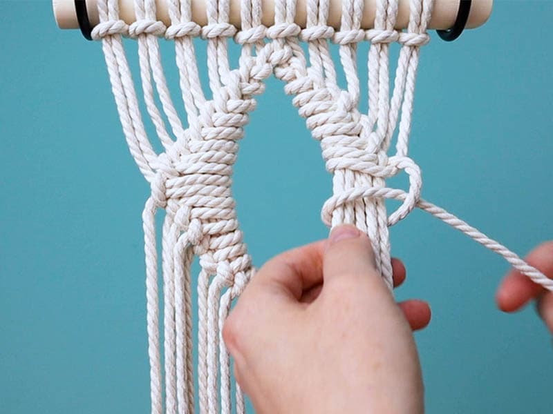 going back down the macrame diamond on the right side