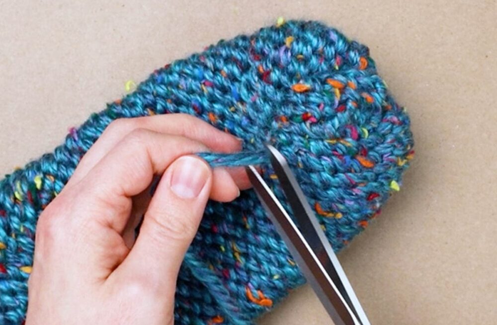How to Loom Knit Slipper Socks (Easy Tutorial & Video!)