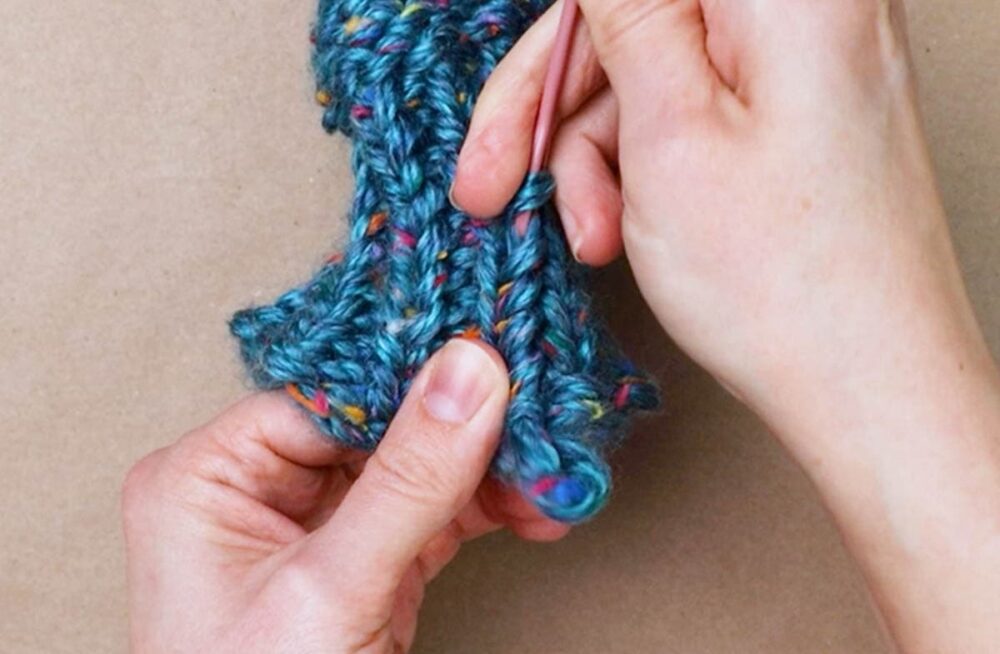 weave in the end of the ankle part