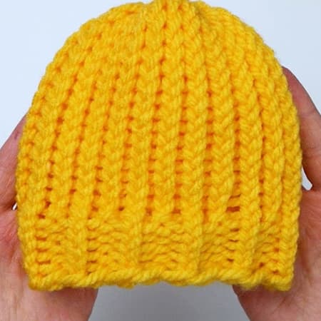 featured image for loom knit baby hat post