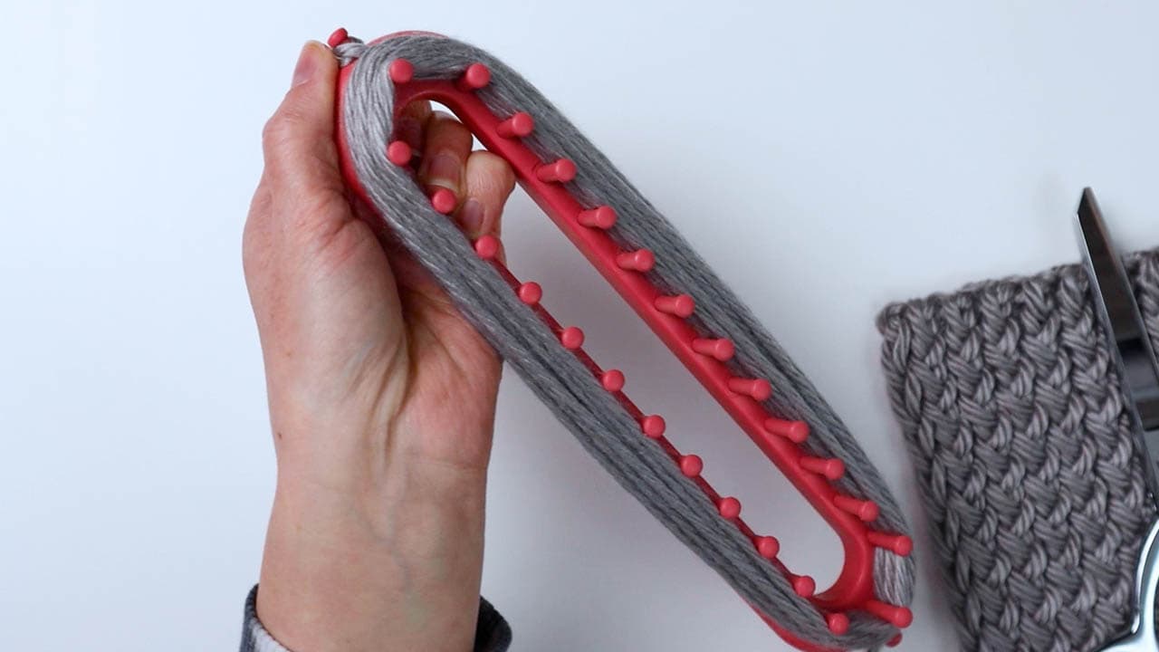 making fringe with the knitting loom