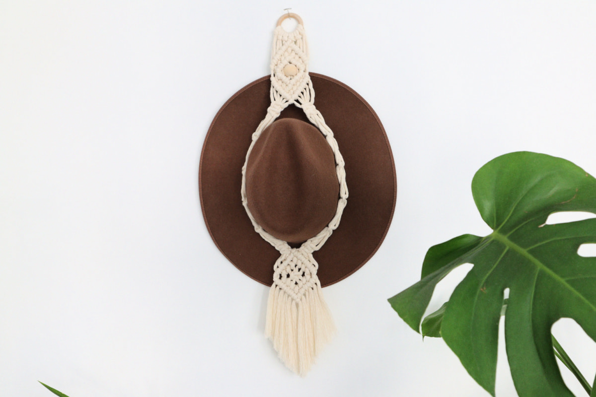 Free Macrame Hat Hanger Pattern (Easy DIY Tutorial!)