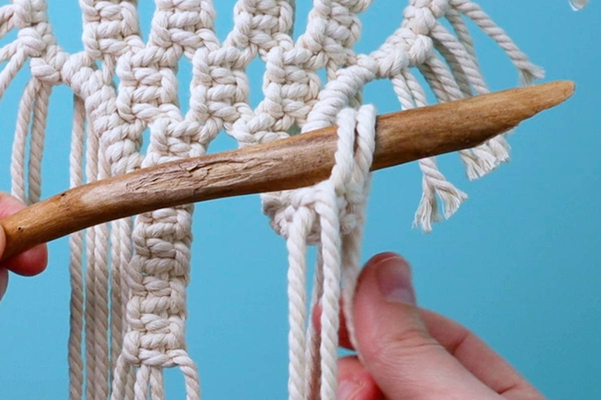 Free Macrame Owl Pattern (Easy DIY Tutorial & Video!) | Marching North