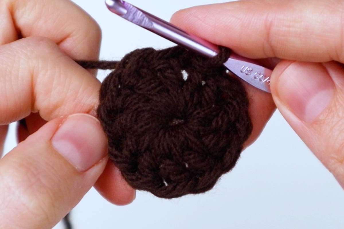 finished center first round of sunburst granny square