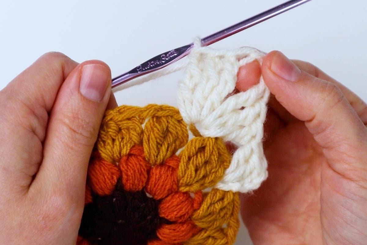 first corner of sunburst granny square