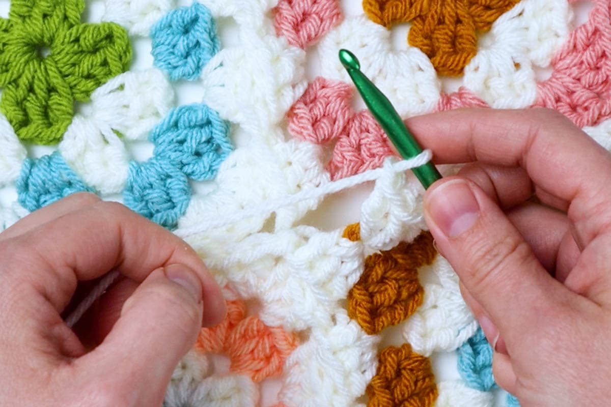How to Join Granny Squares with the Continuous Join As You Go Method