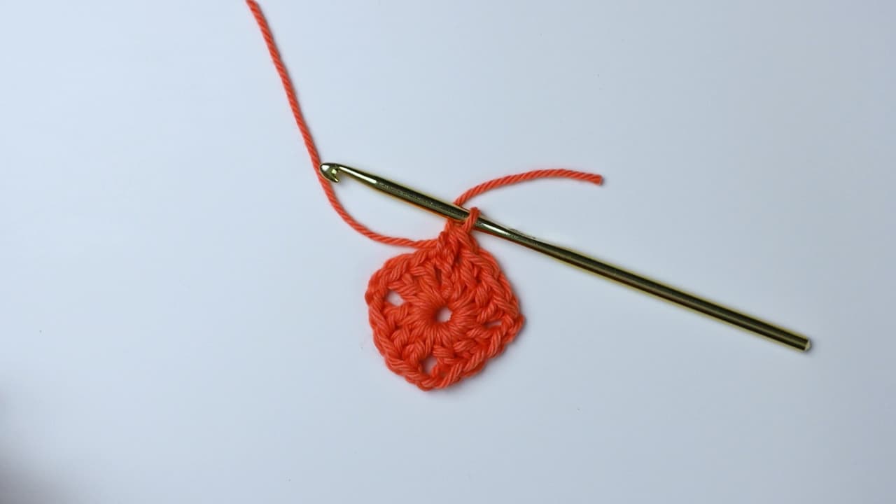 finish off and cut yarn