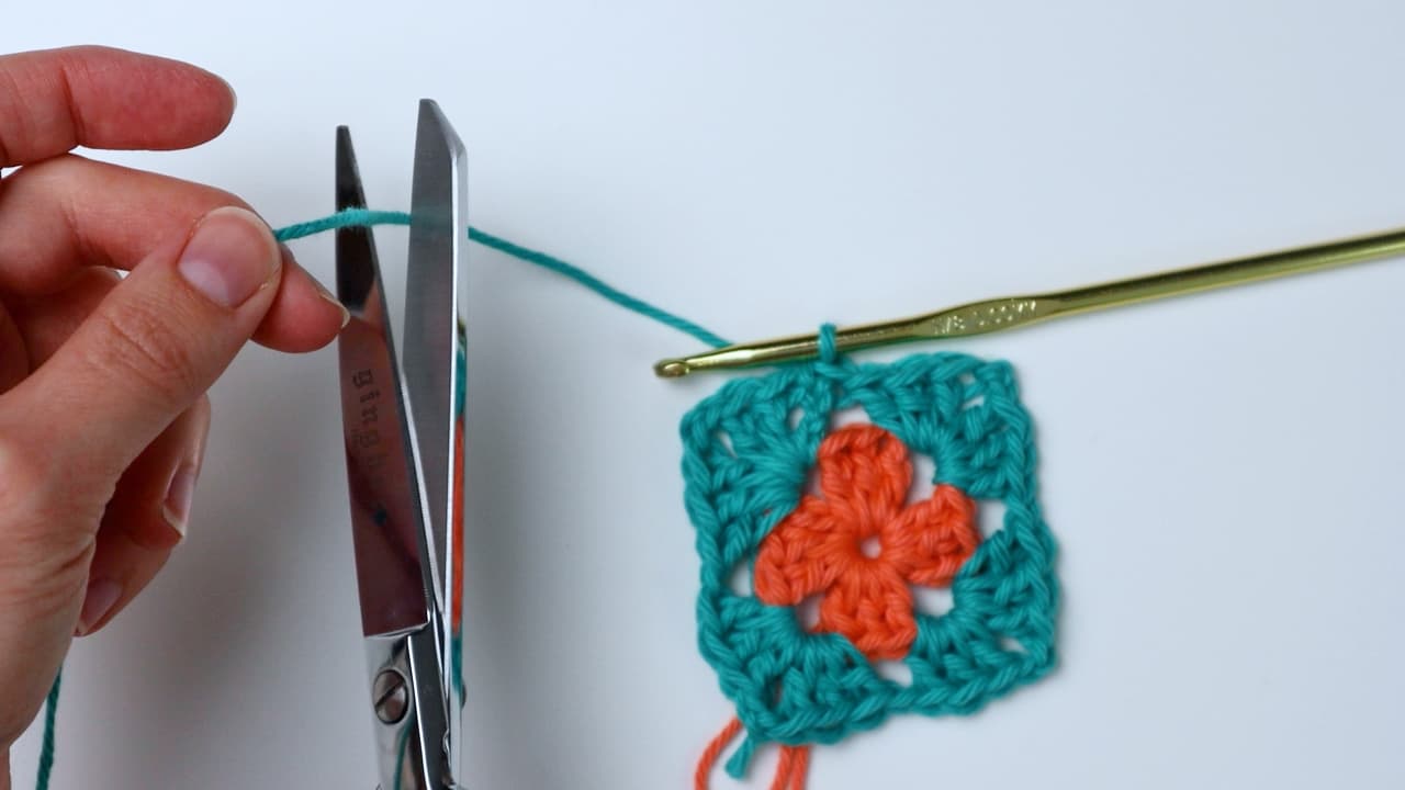 finish off and cut yarn
