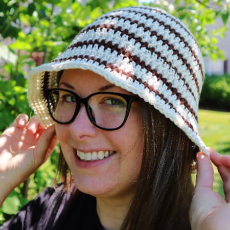 featured image for crochet bucket hat pattern