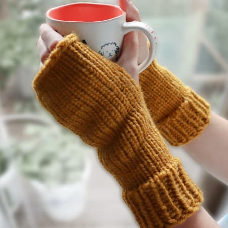 Easy Fingerless Gloves on a Knitting Loom (Free Pattern!)