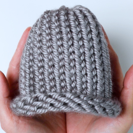 How to loom knit a hat (super easy for beginners) DIY TUTORIAL