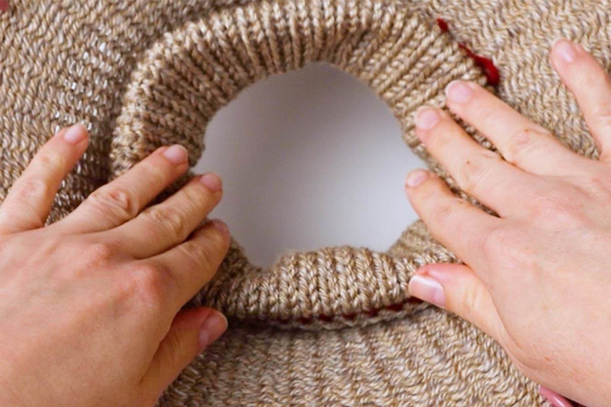 Free Twisted Knitting Machine Headband Pattern (Sentro, Jamit, or Addi)