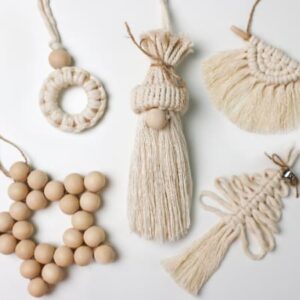 featured image for DIY macrame ornaments post