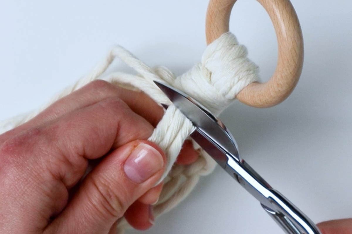 DIY Macrame Towel Hanger (Free Pattern & Video!) Marching North