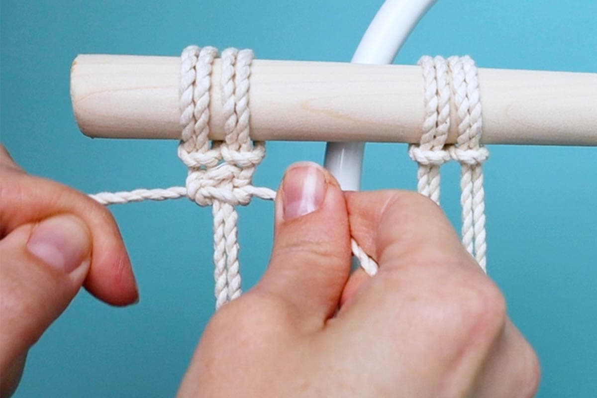 tying a square knot
