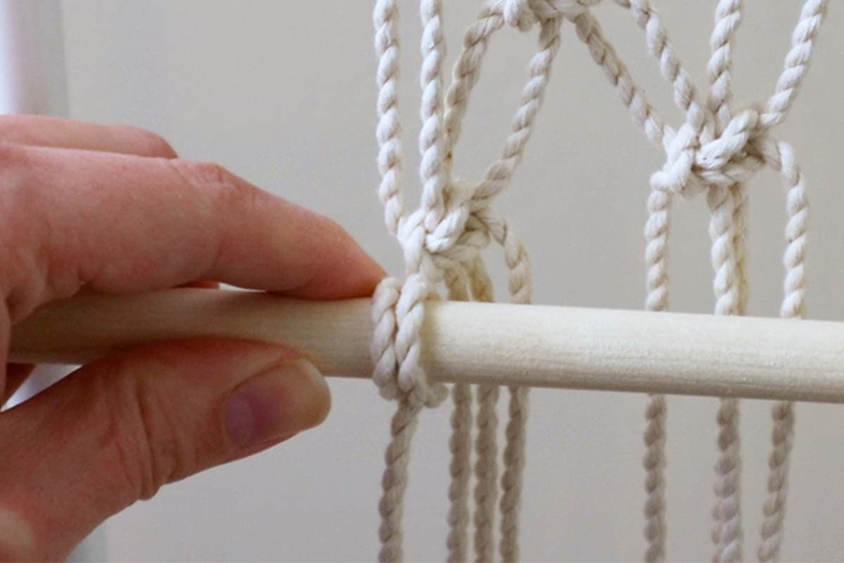 attaching dowel to the left side with a double half hitch knot