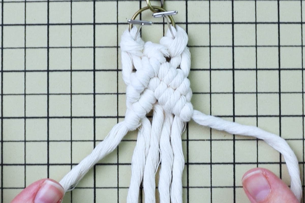 tying double half hitch knots for the first diamond shape