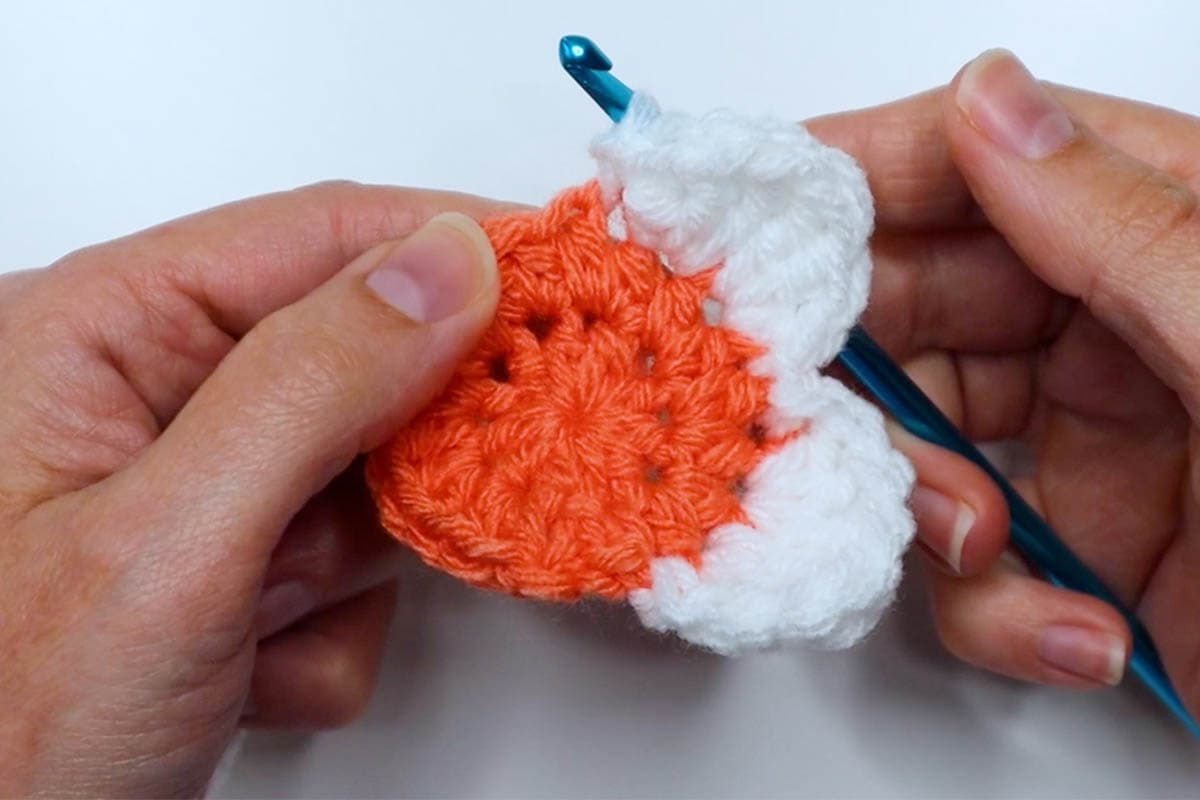 Make a Cute and Easy Crochet Flower (Free Pattern!) Marching North