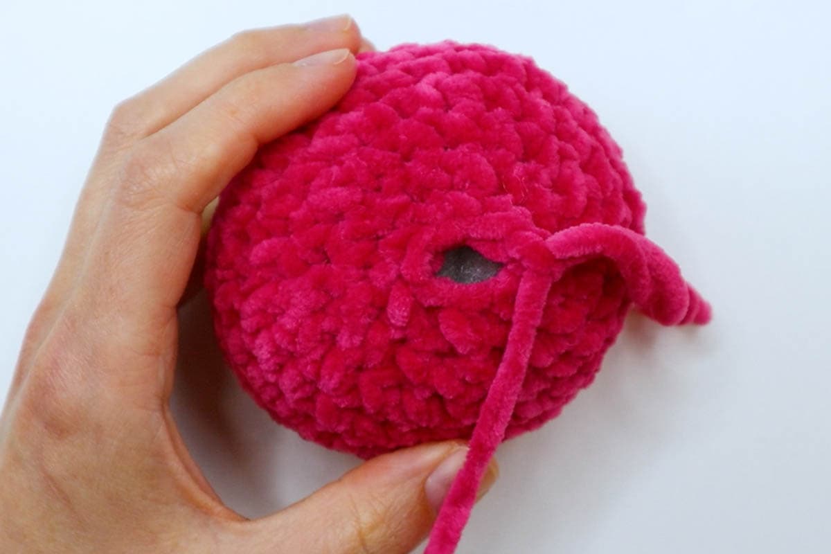 How to Crochet an Amigurumi Ball (Easy Free Pattern!) | Marching North, image size:1200x800